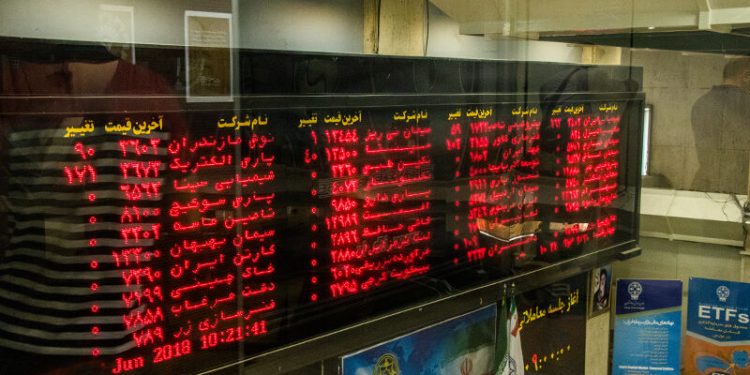 4 فاکتور رشد بورس در سال ۱۴۰۴ / آیا بازار سهام از طلا و ارز عقب می‌ماند؟