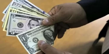 پشت پرده جهش دلار/ نرخ واقعی دلار چقدر است؟