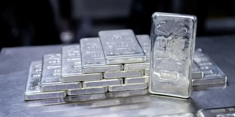 پیش‌بینی بانک‌های بزرگ درباره قیمت انس جهانی نقره تا پایان 2025
