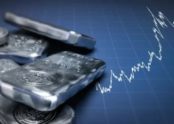 سقف‌شکنی قیمت نقره در تلاطم ارز و طلا / نقره به رالی بازارها پیوست