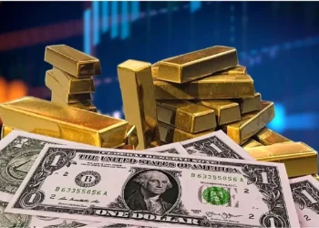 ترکیب برنده سرمایه‌گذاری در بحبوحه جنگ و صلح / کمترین قیمت دلار 175 هزار تومان است؛ بورس 6.2 میلیون واحدی در شرایط صلح قابل دستیابی است
